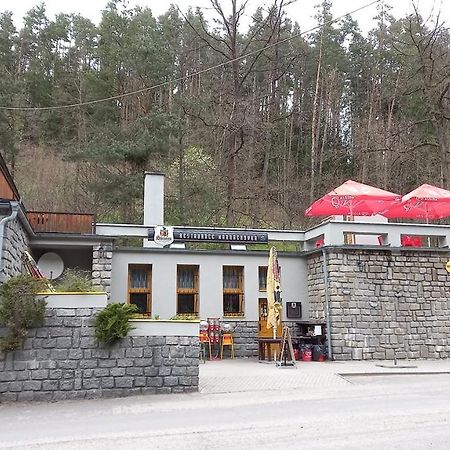 Отель Lesni Restaurace Harrachovka Табор Экстерьер фото